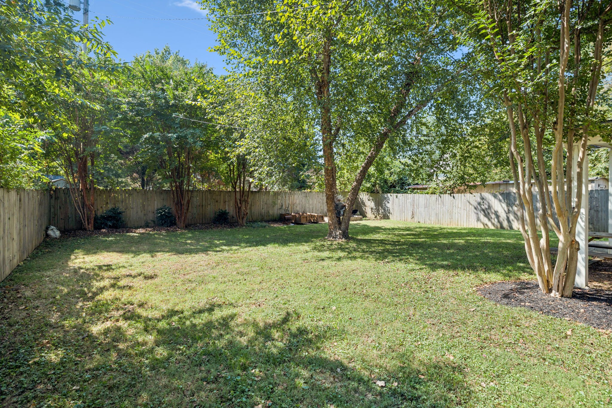 308 Meadowlawn Dr