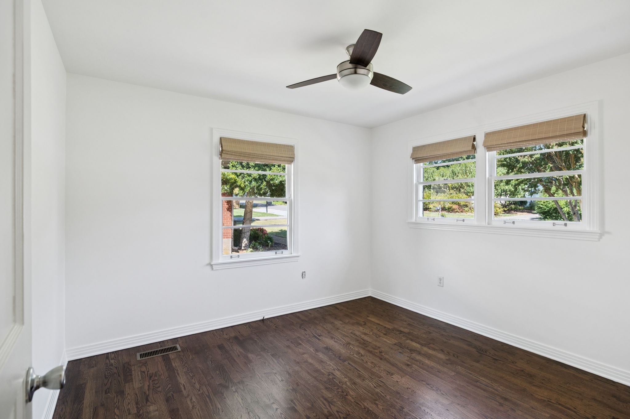 308 Meadowlawn Dr