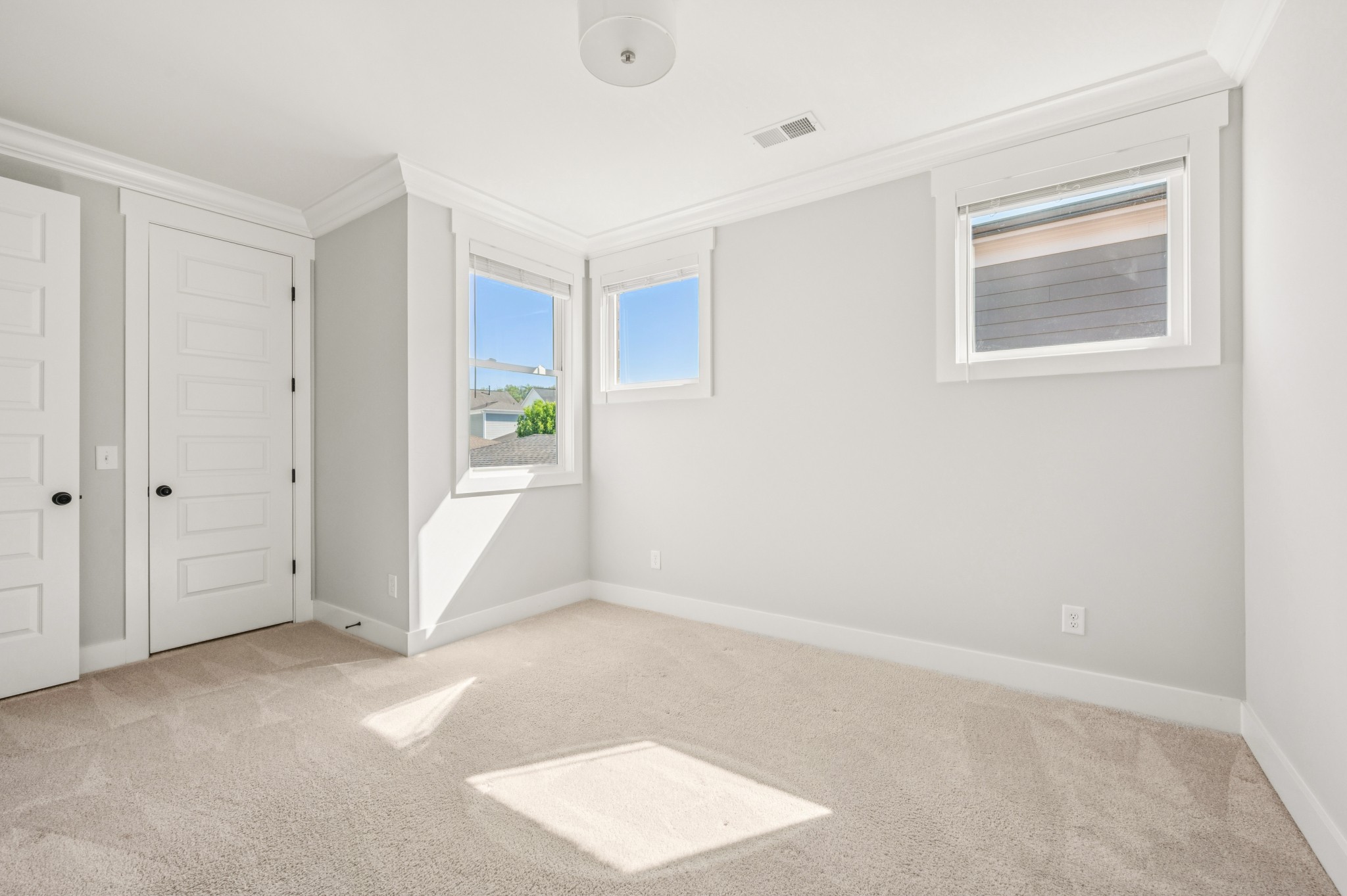942 Horizon Dr