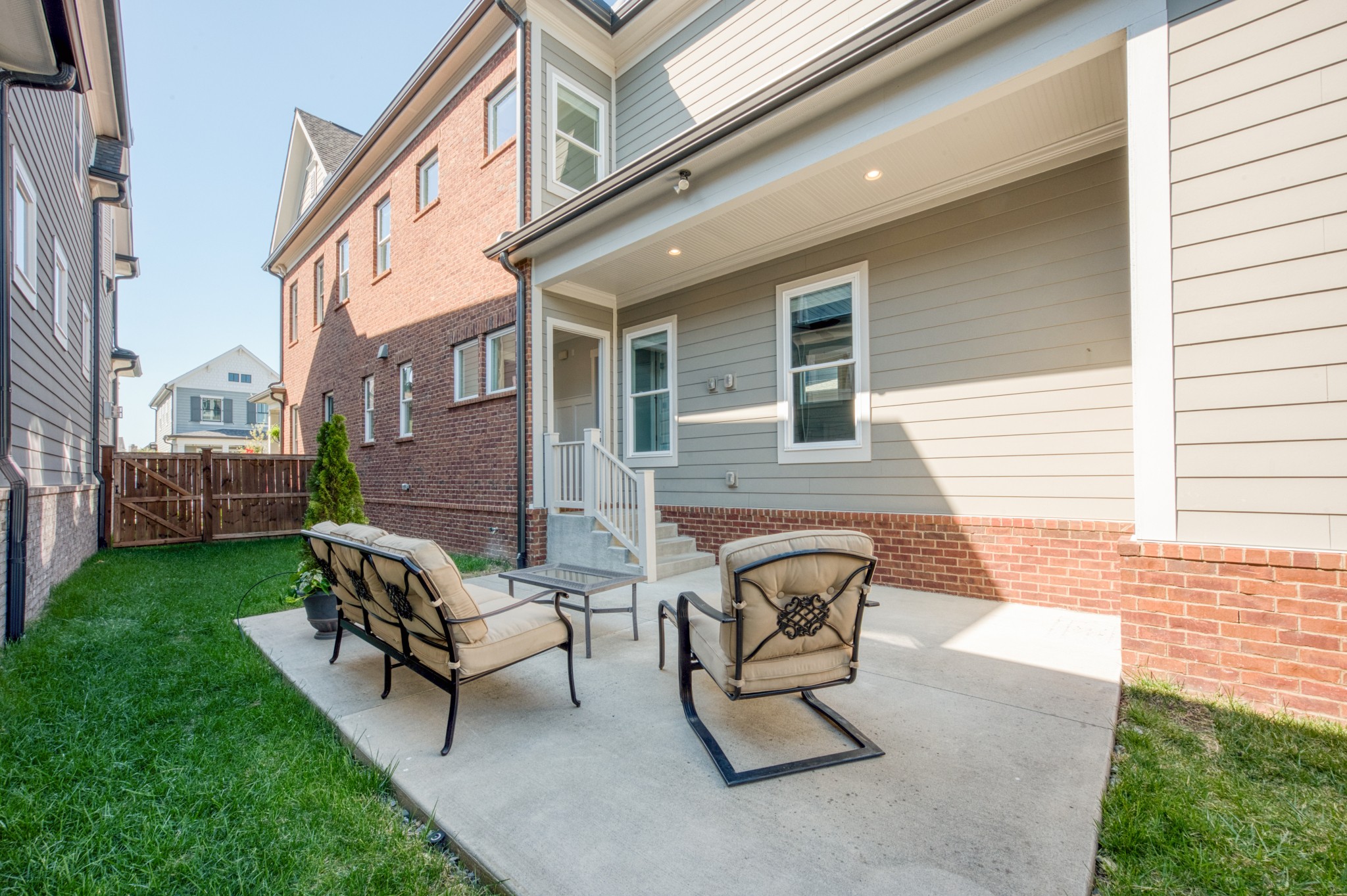942 Horizon Dr