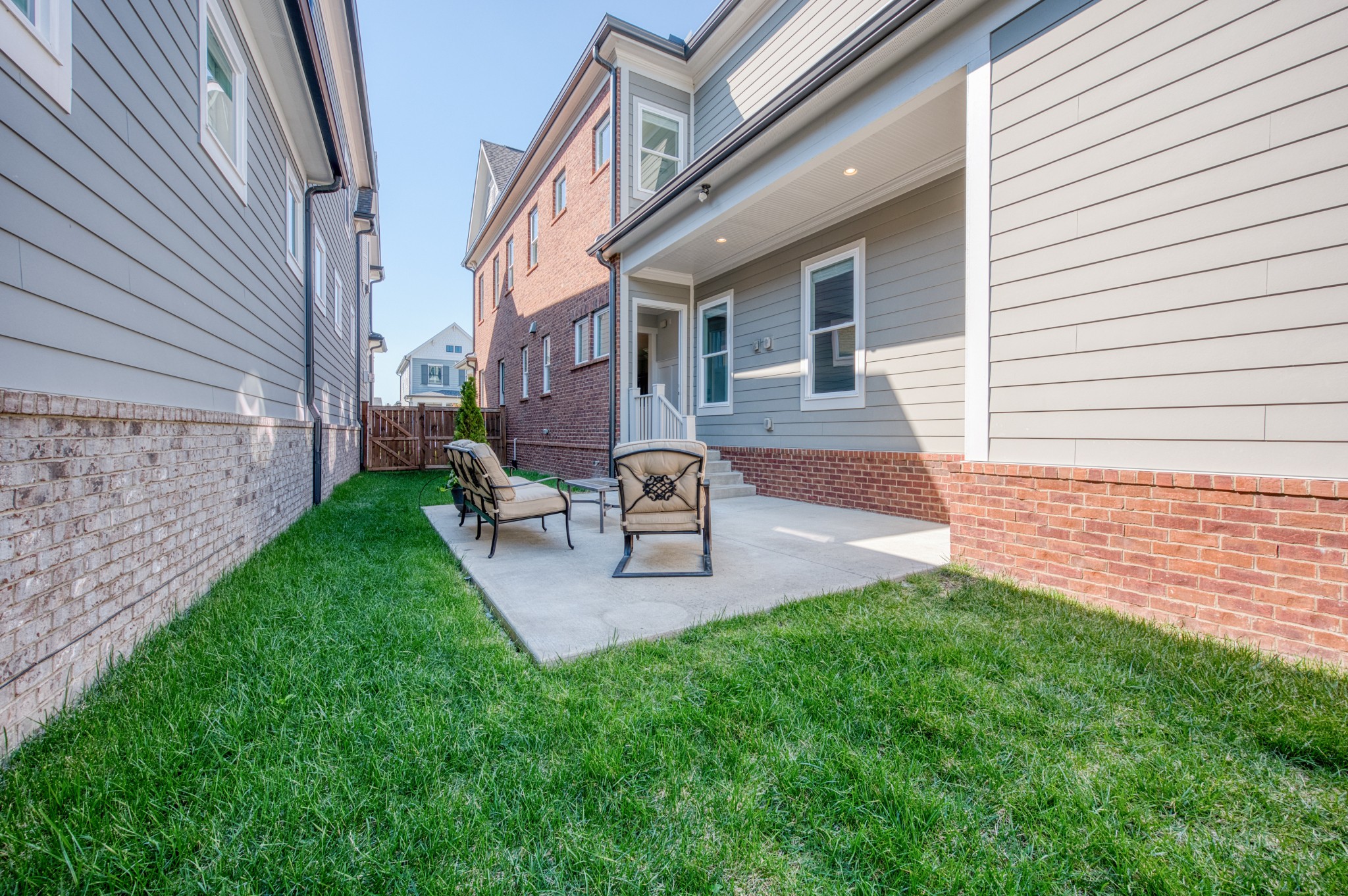 942 Horizon Dr