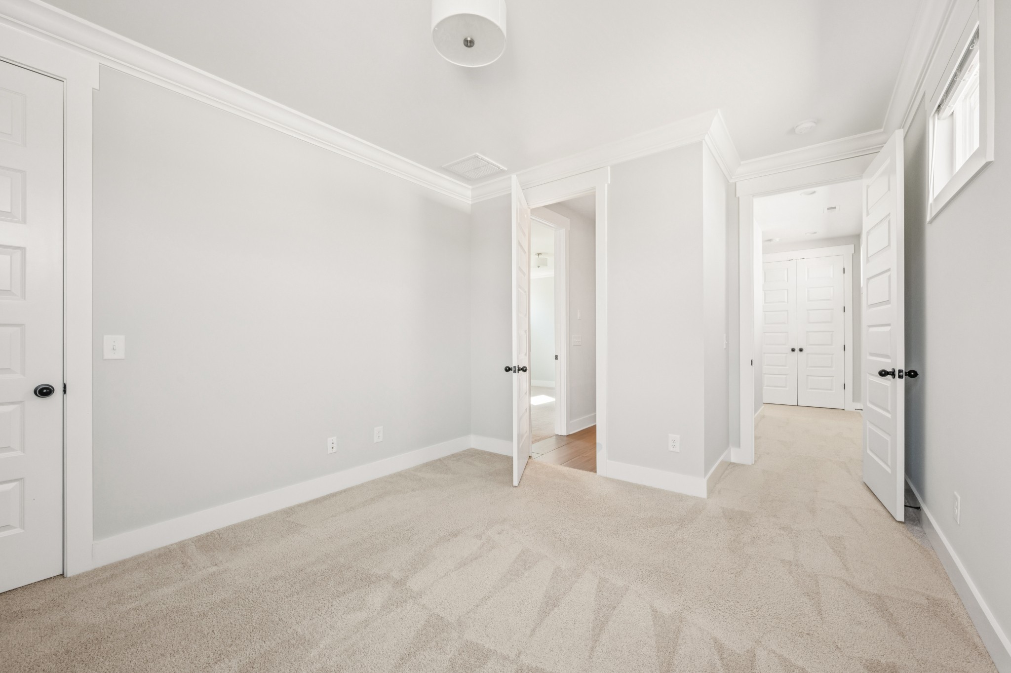 942 Horizon Dr