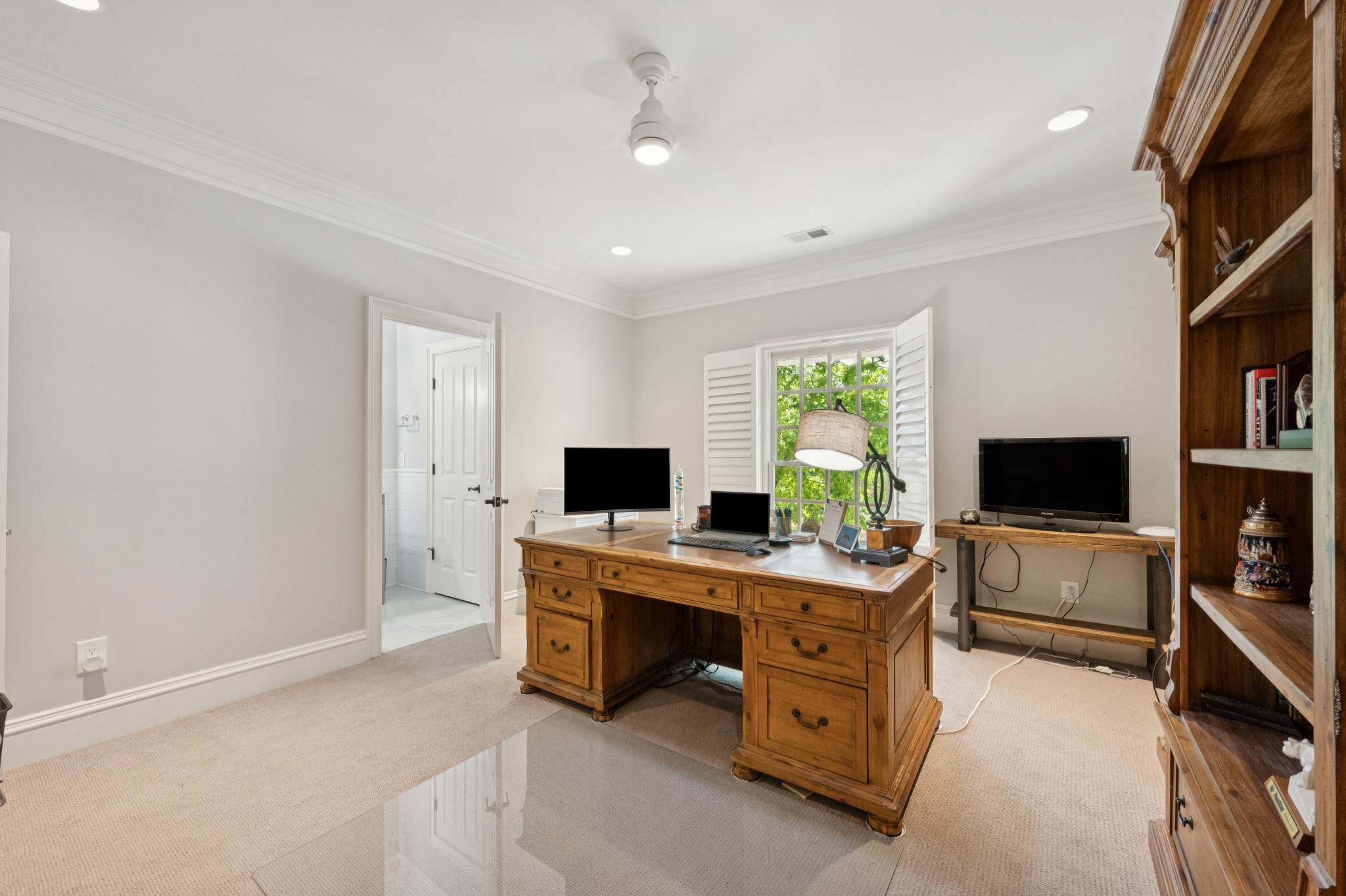 107 Sturbridge Dr