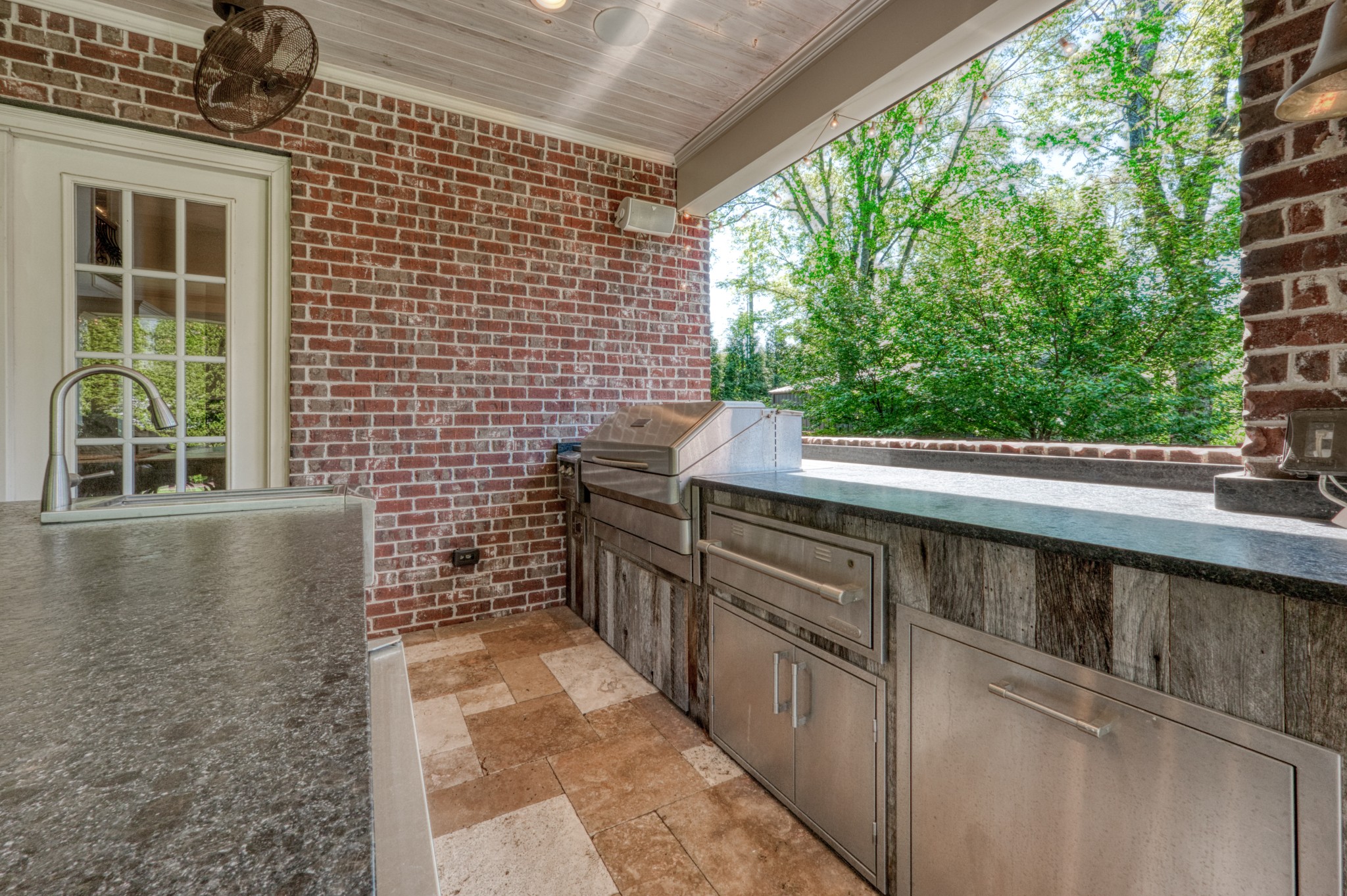 107 Sturbridge Dr