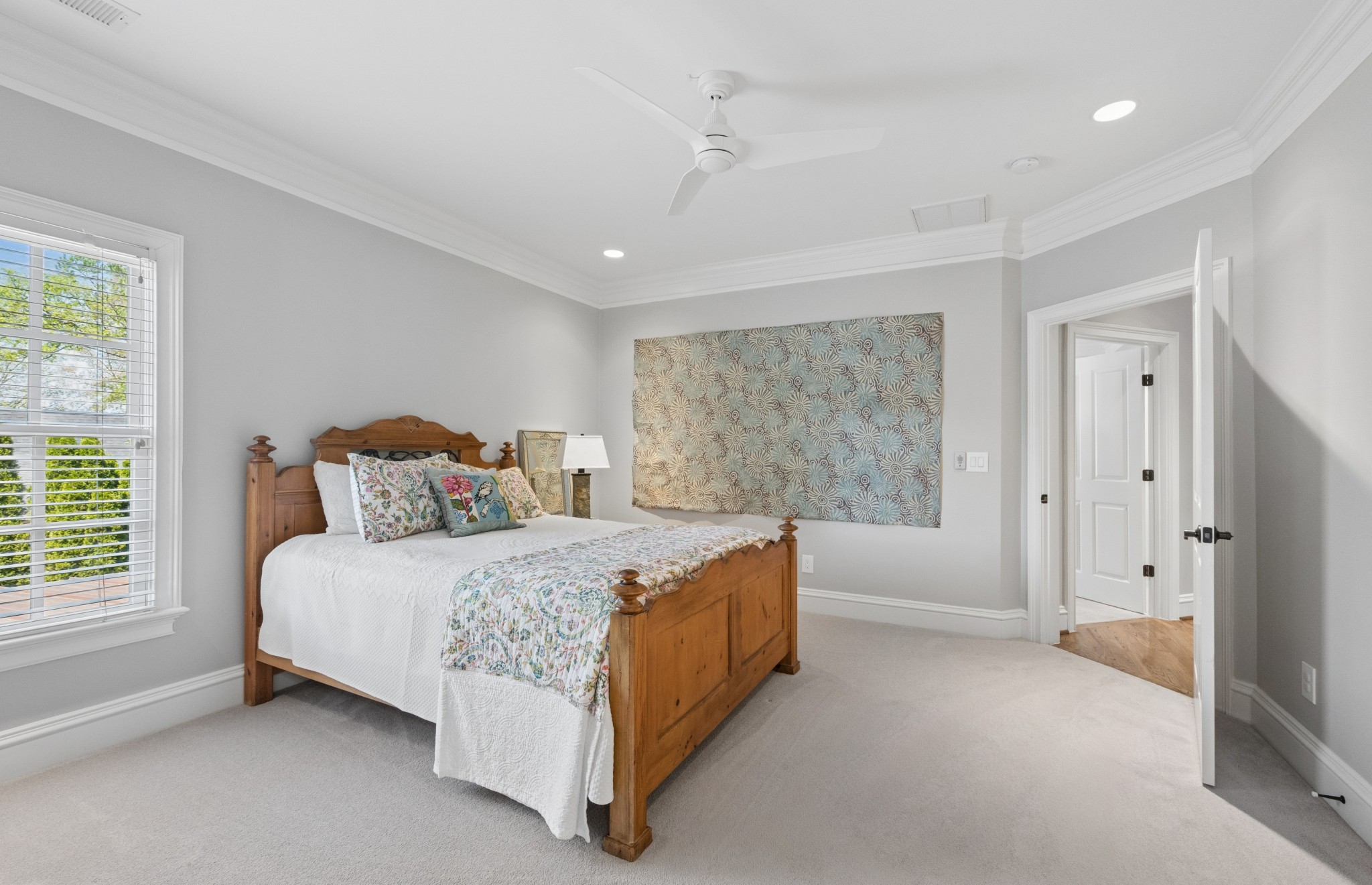 107 Sturbridge Dr