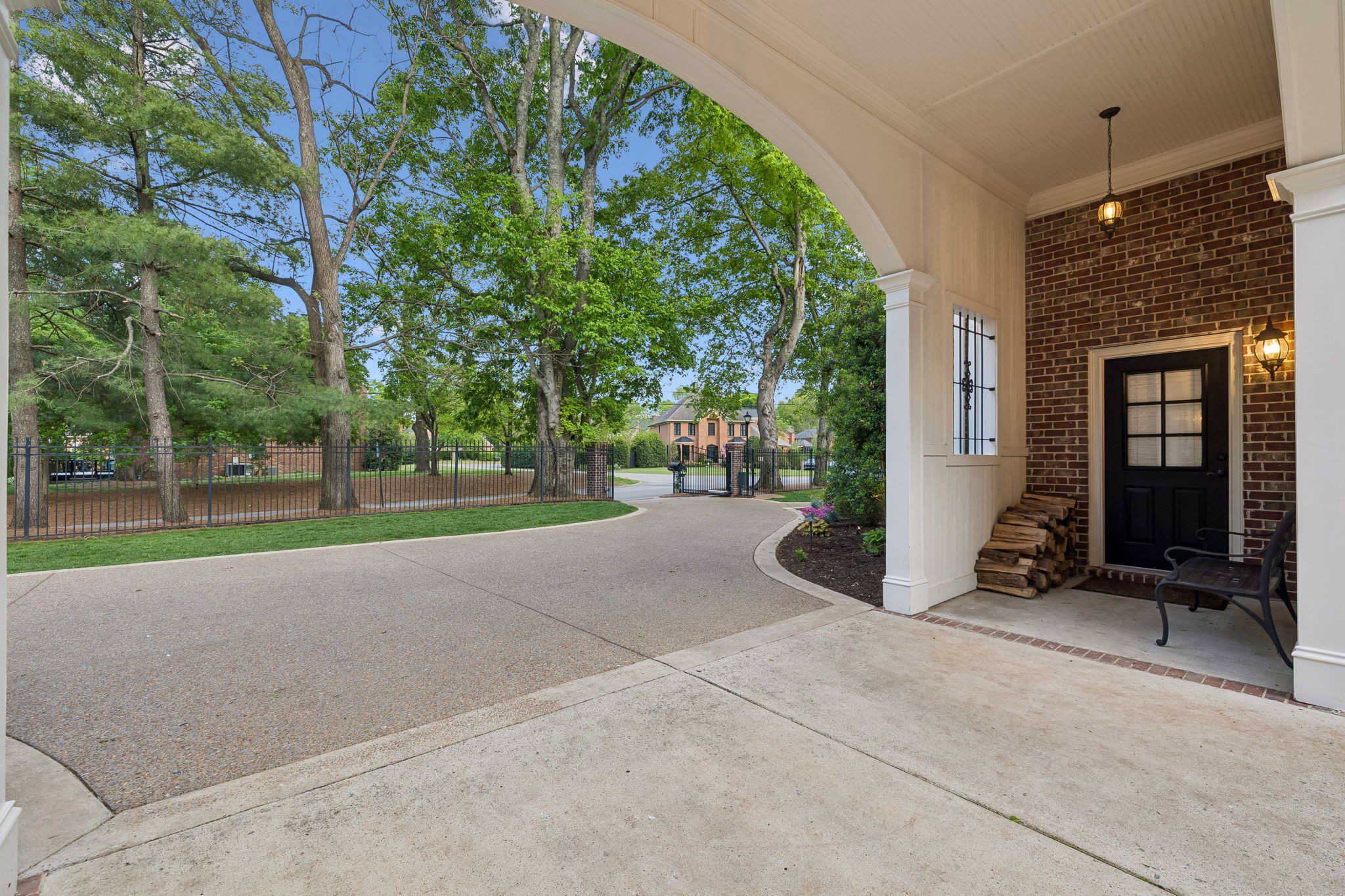 107 Sturbridge Dr