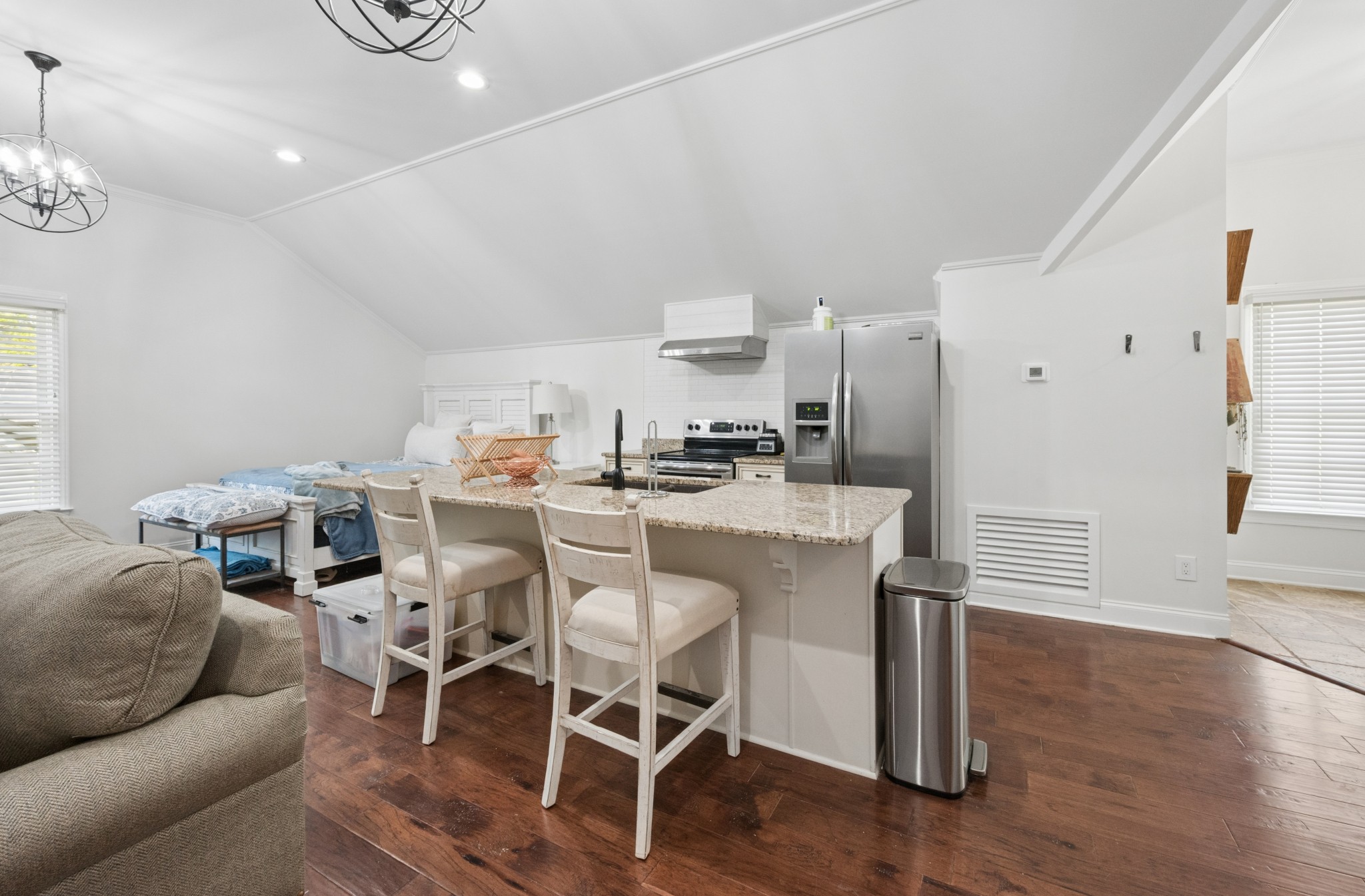107 Sturbridge Dr