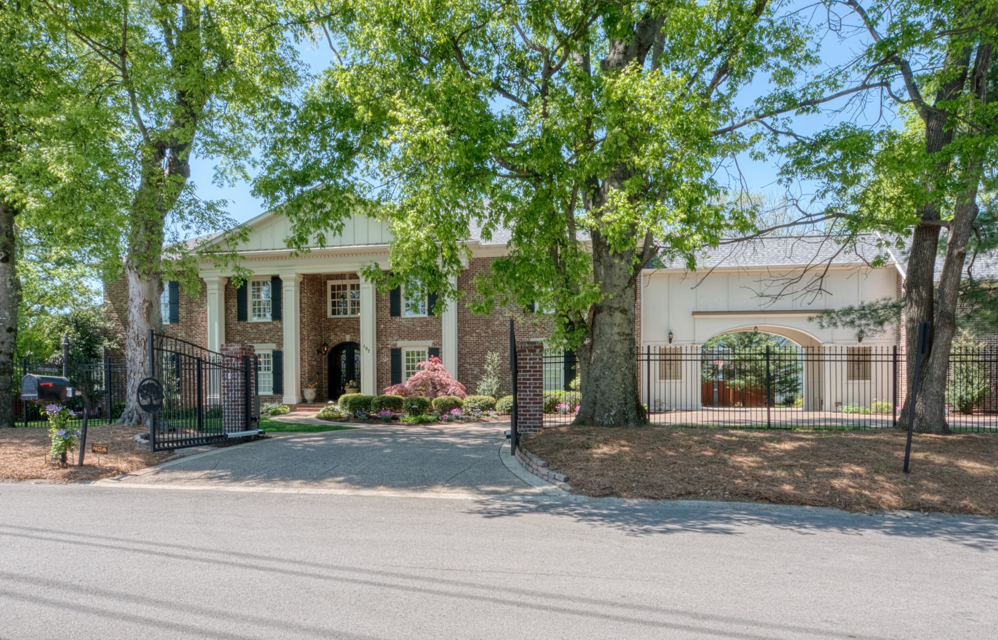 107 Sturbridge Dr