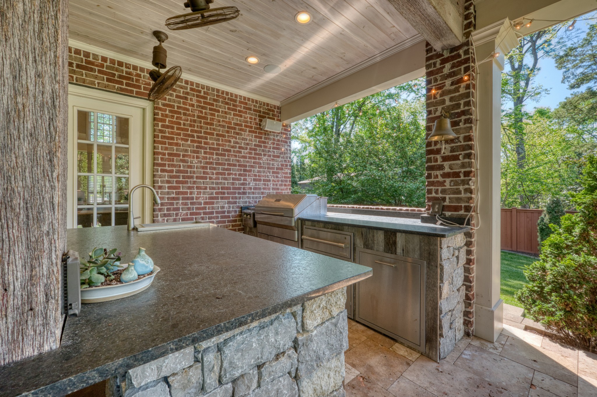 107 Sturbridge Dr