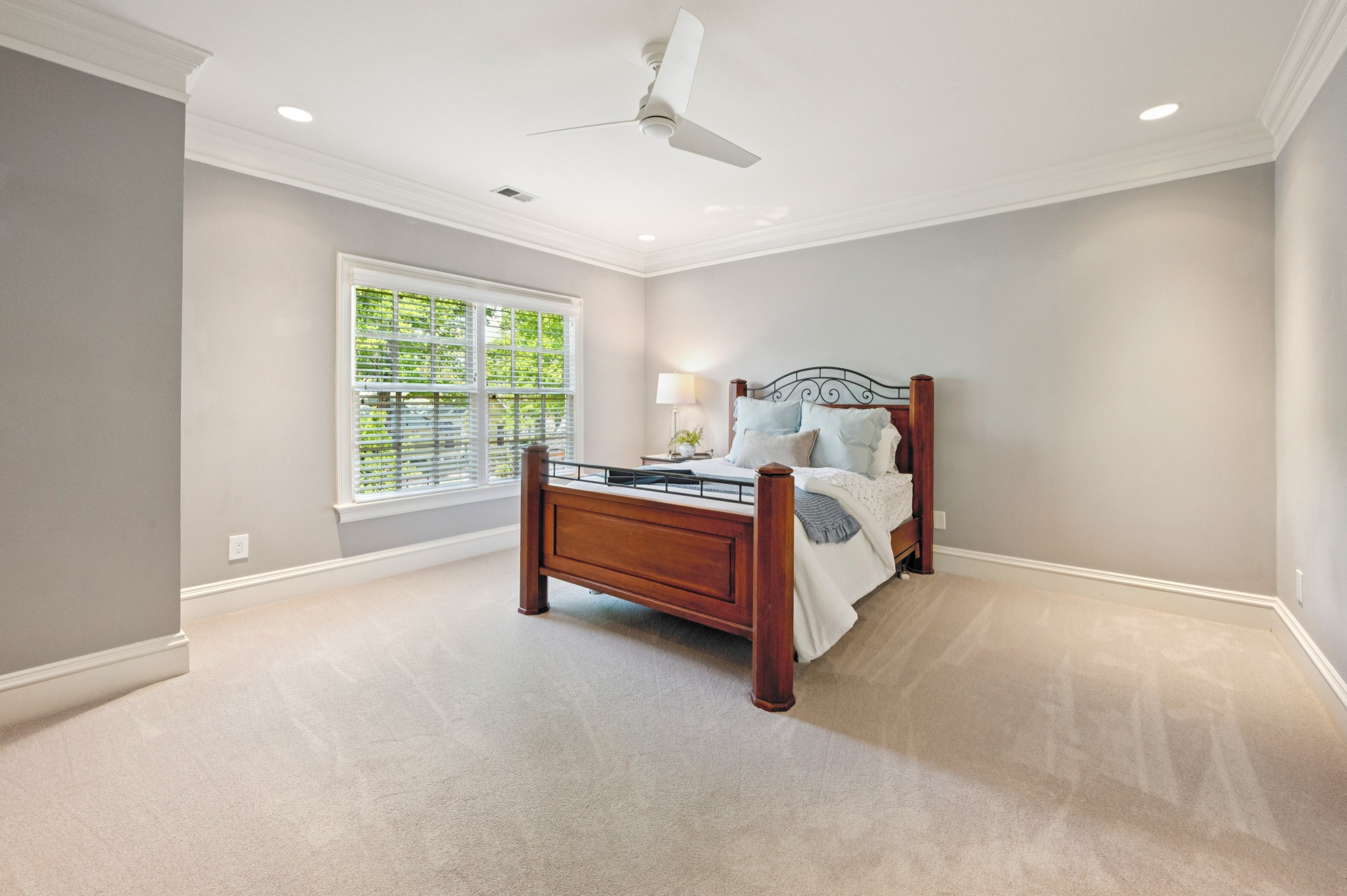 107 Sturbridge Dr
