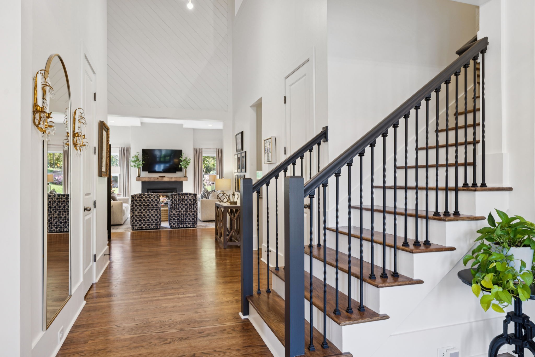 2420 Los Olivos Ct
