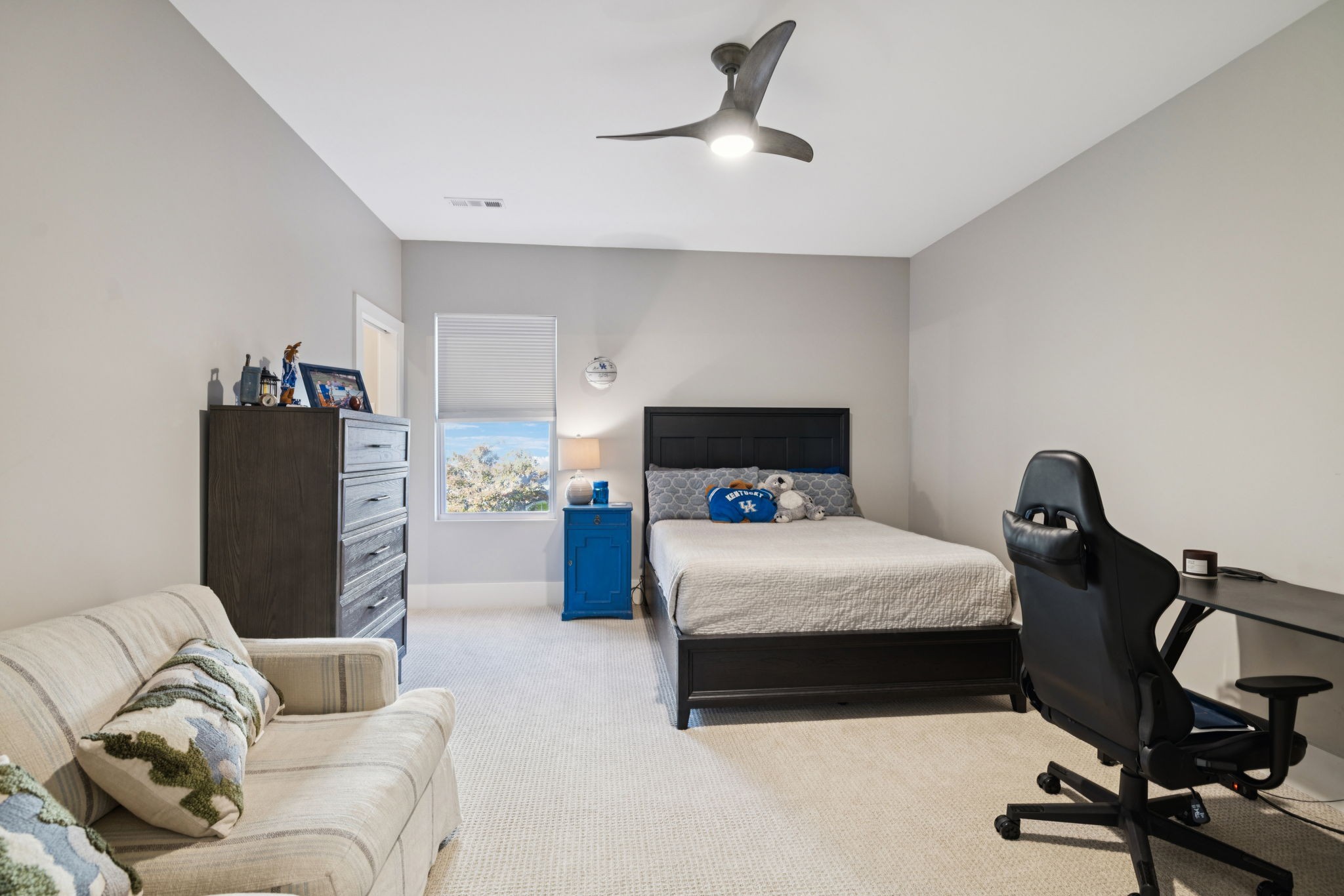2420 Los Olivos Ct