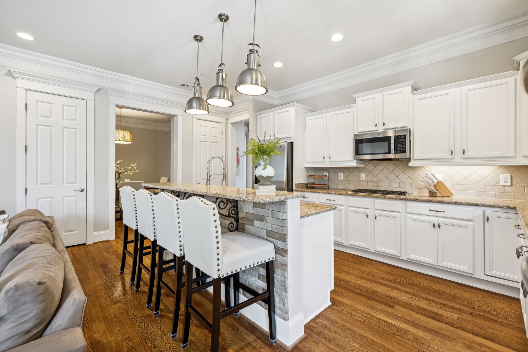 1015 Westhaven Blvd Unit: 210