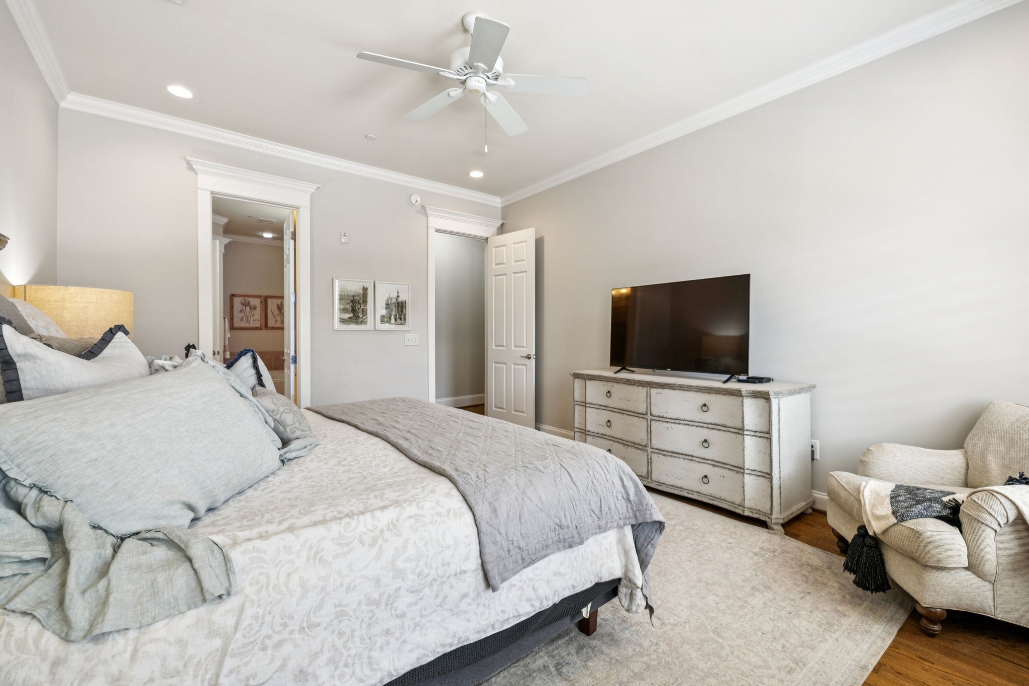 1015 Westhaven Blvd Unit: 210
