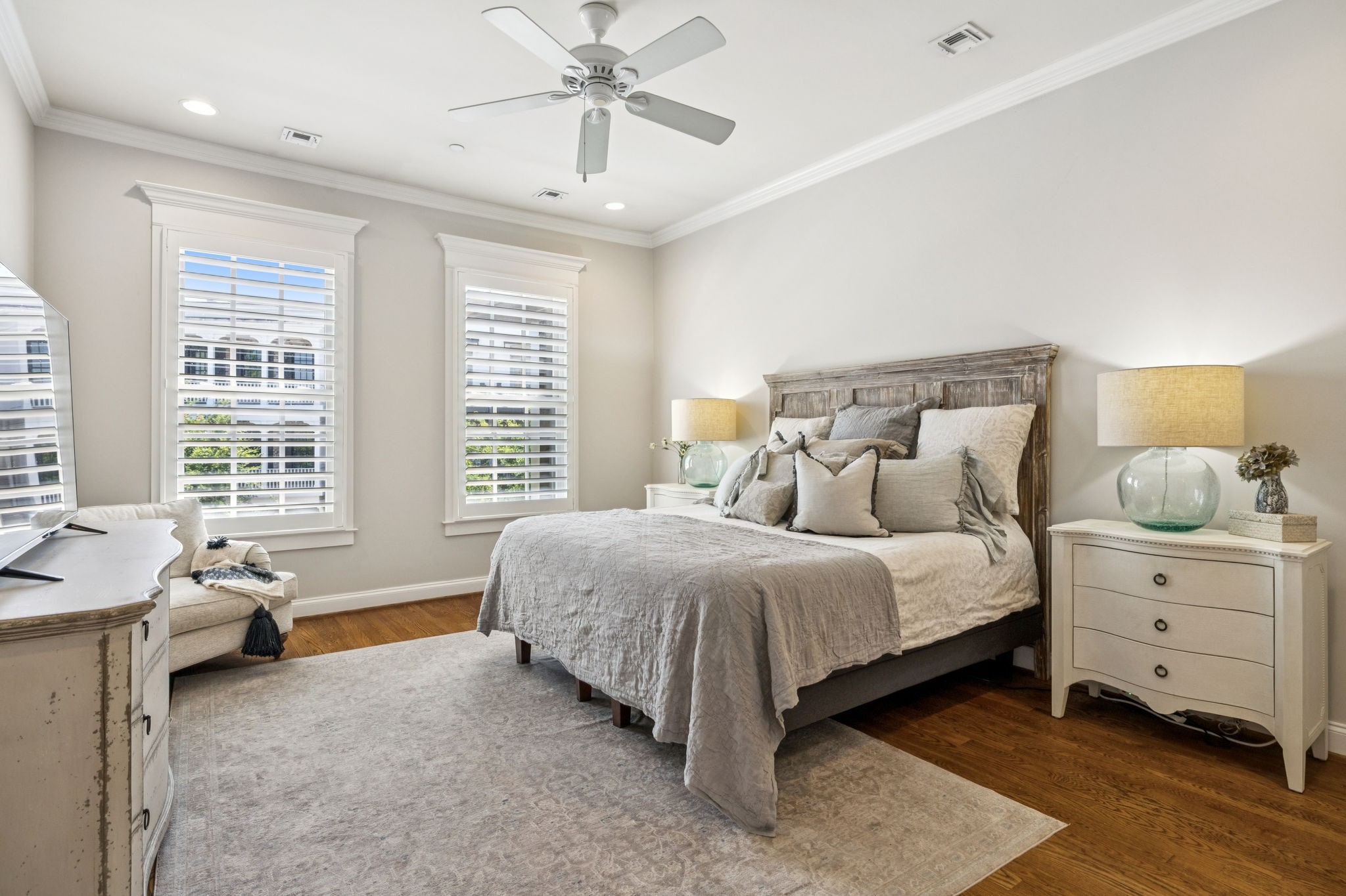 1015 Westhaven Blvd Unit: 210