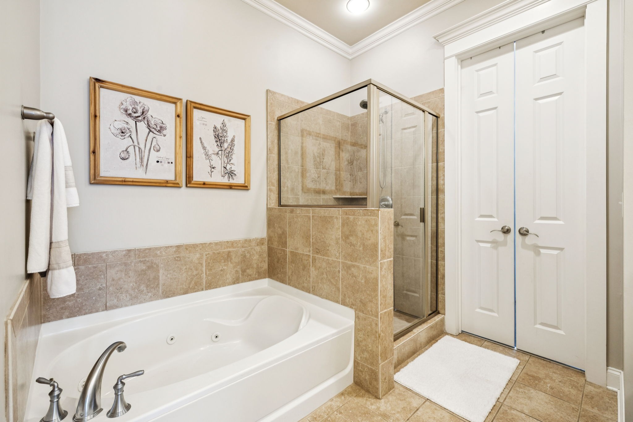 1015 Westhaven Blvd Unit: 210