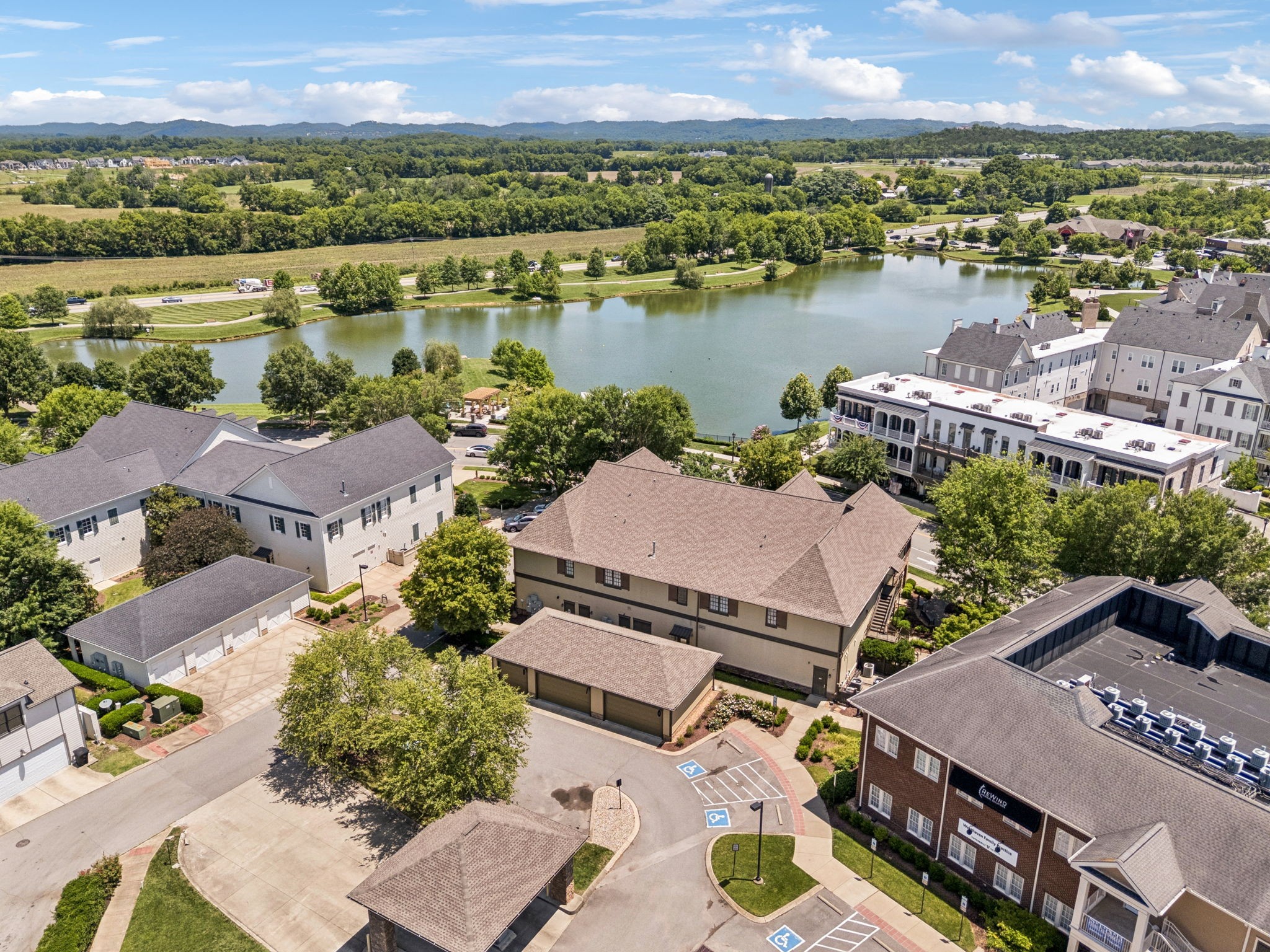 1015 Westhaven Blvd Unit: 210