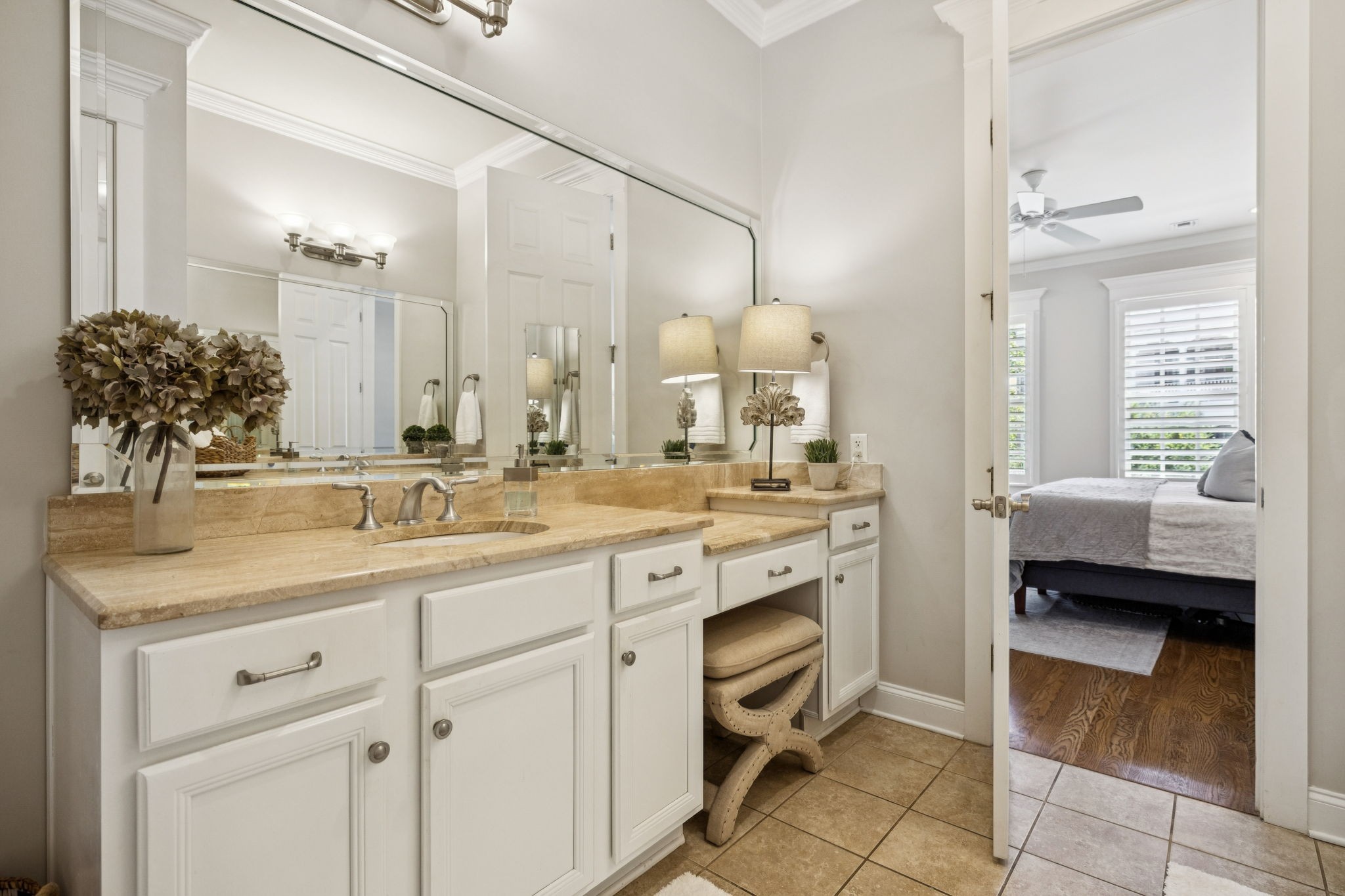 1015 Westhaven Blvd Unit: 210