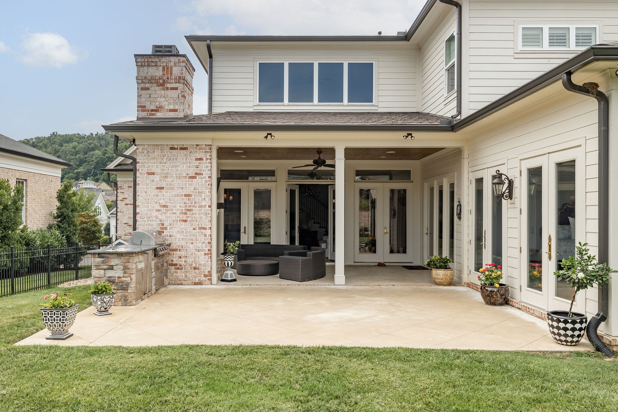 813 Stonewater Blvd