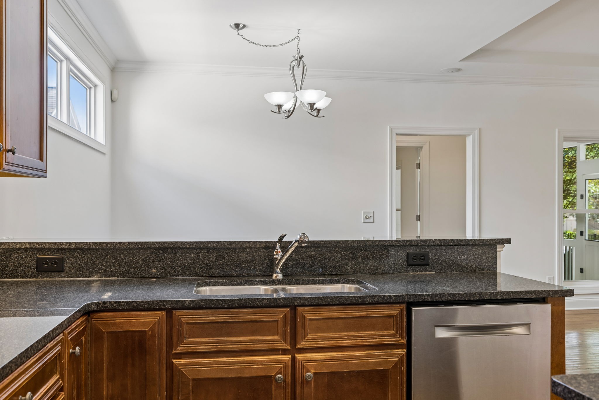 312 Starling Ln