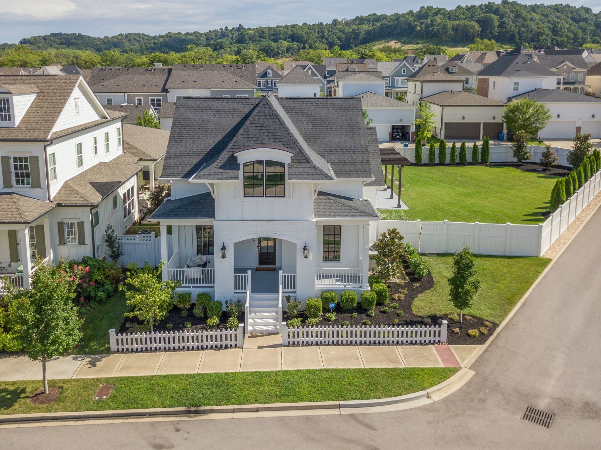 2079 Erwin St