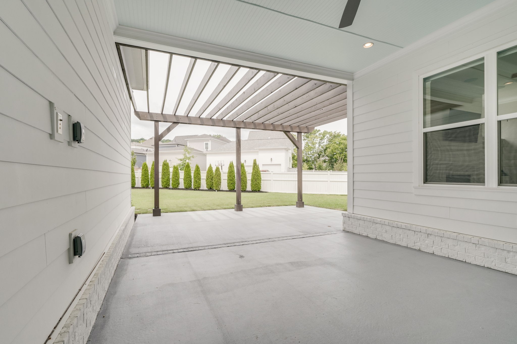 2079 Erwin St