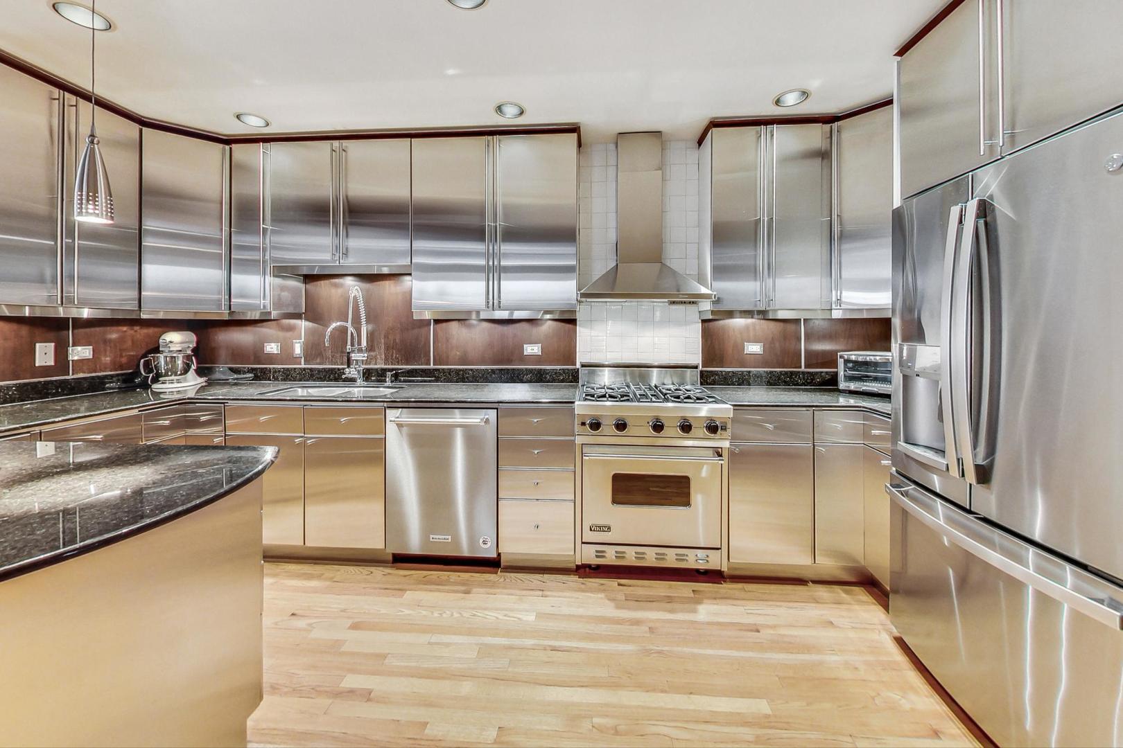 2529 N Halsted Street Unit: 3S