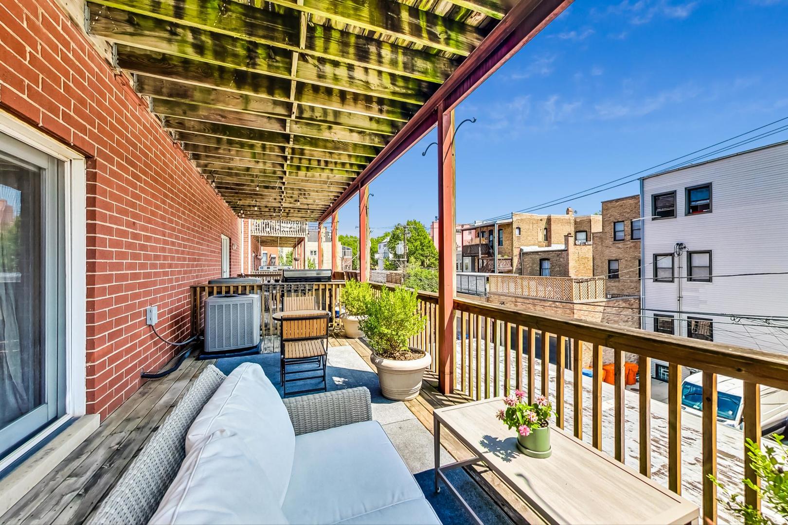 2529 N Halsted Street Unit: 3S