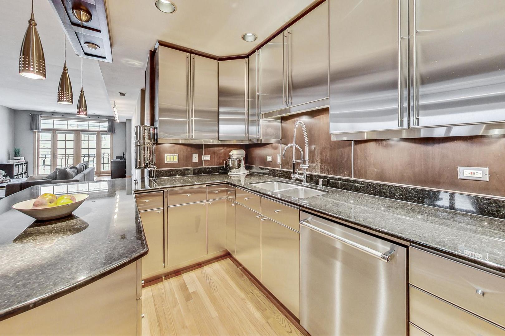 2529 N Halsted Street Unit: 3S