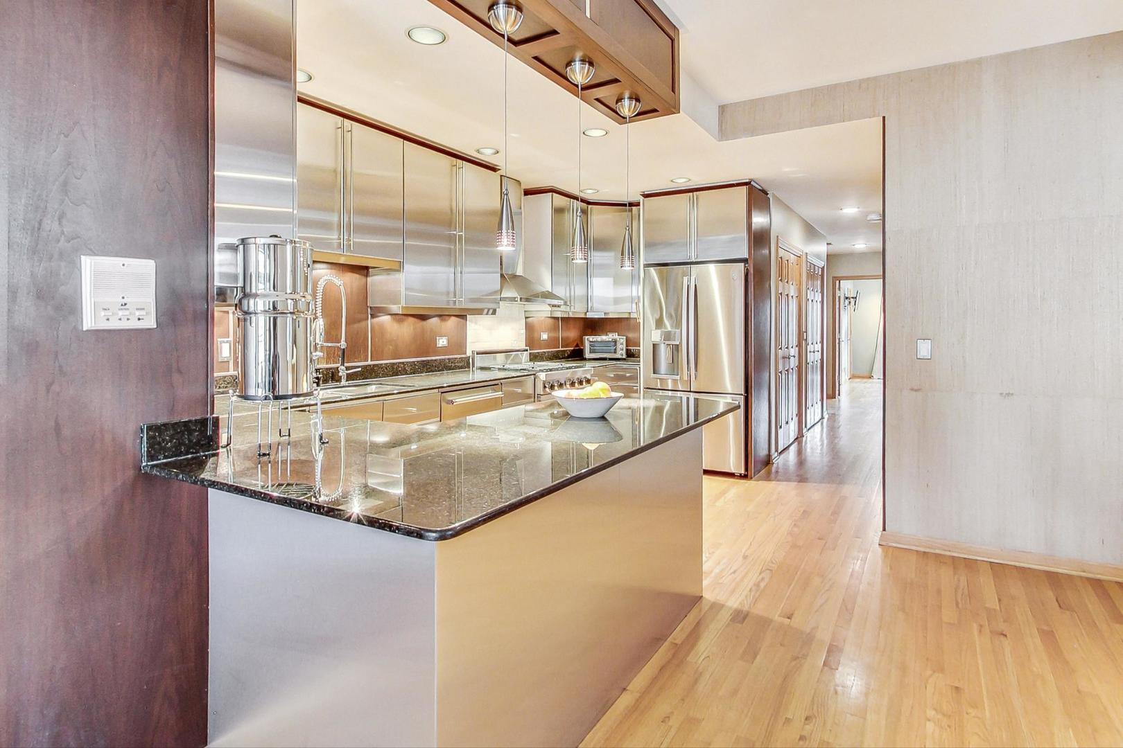 2529 N Halsted Street Unit: 3S