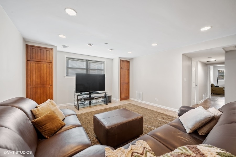 411 Locust Road