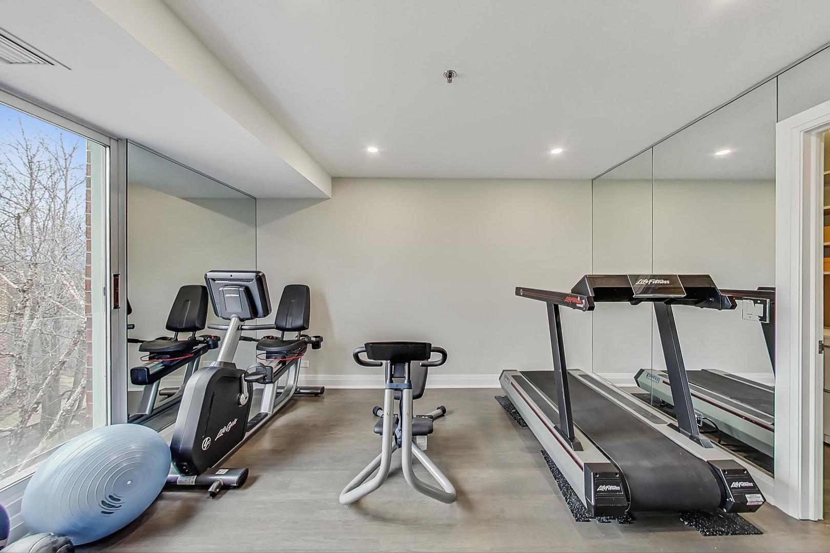5040 ARBOR Lane Unit: 301