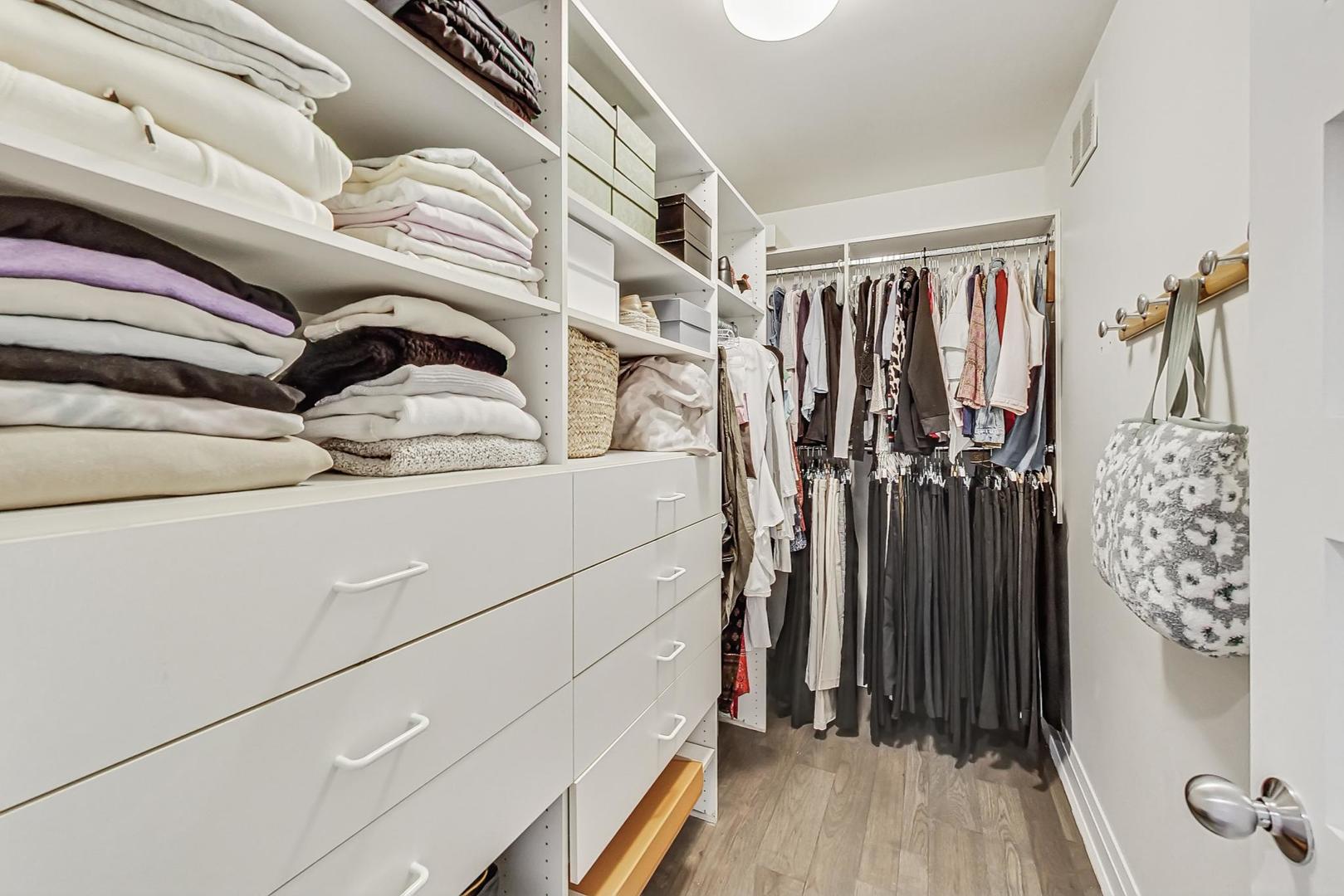 5040 ARBOR Lane Unit: 301
