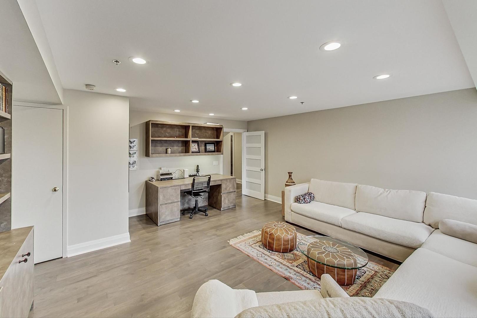5040 ARBOR Lane Unit: 301