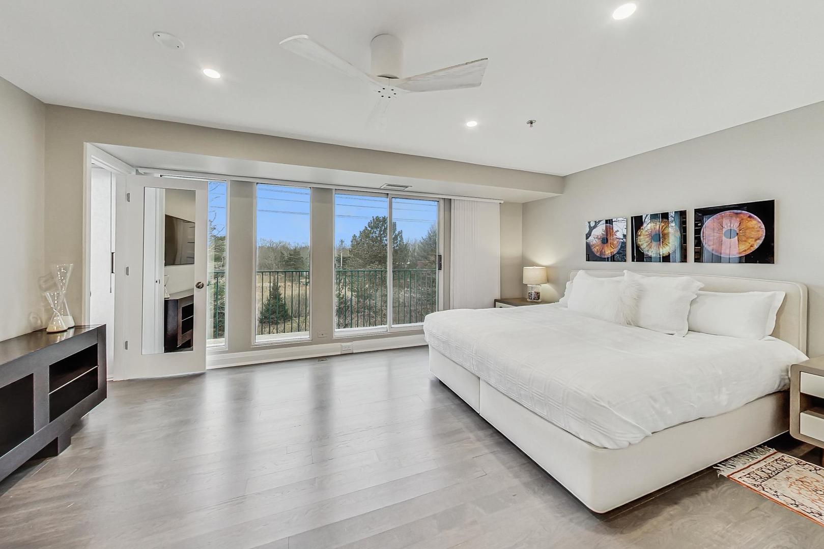 5040 ARBOR Lane Unit: 301