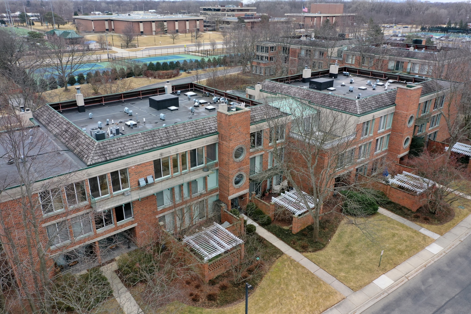 5040 ARBOR Lane Unit: 301