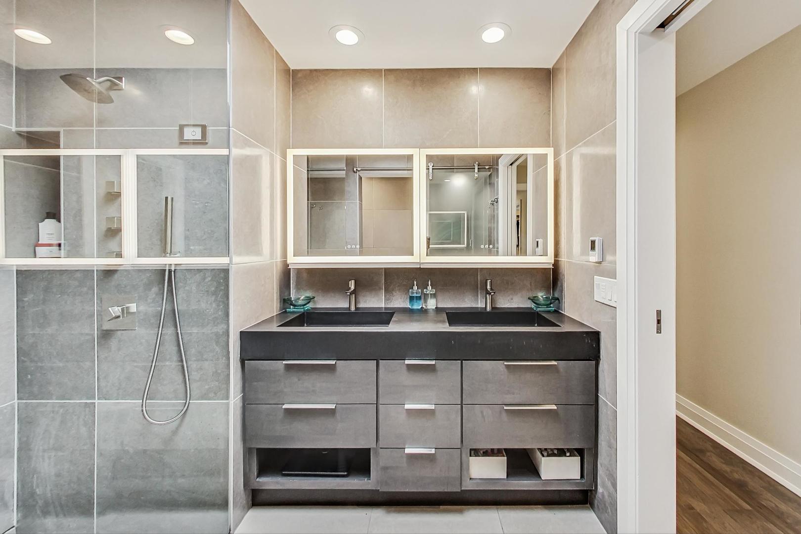 5040 ARBOR Lane Unit: 301