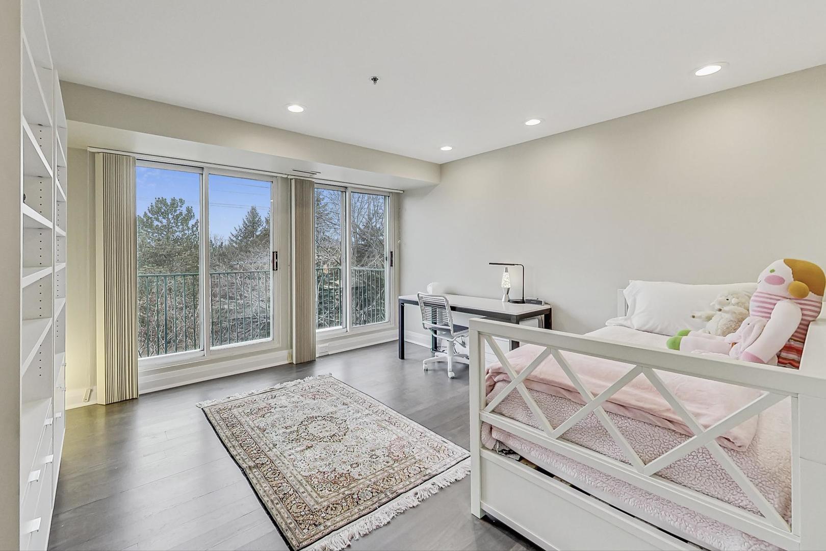 5040 ARBOR Lane Unit: 301