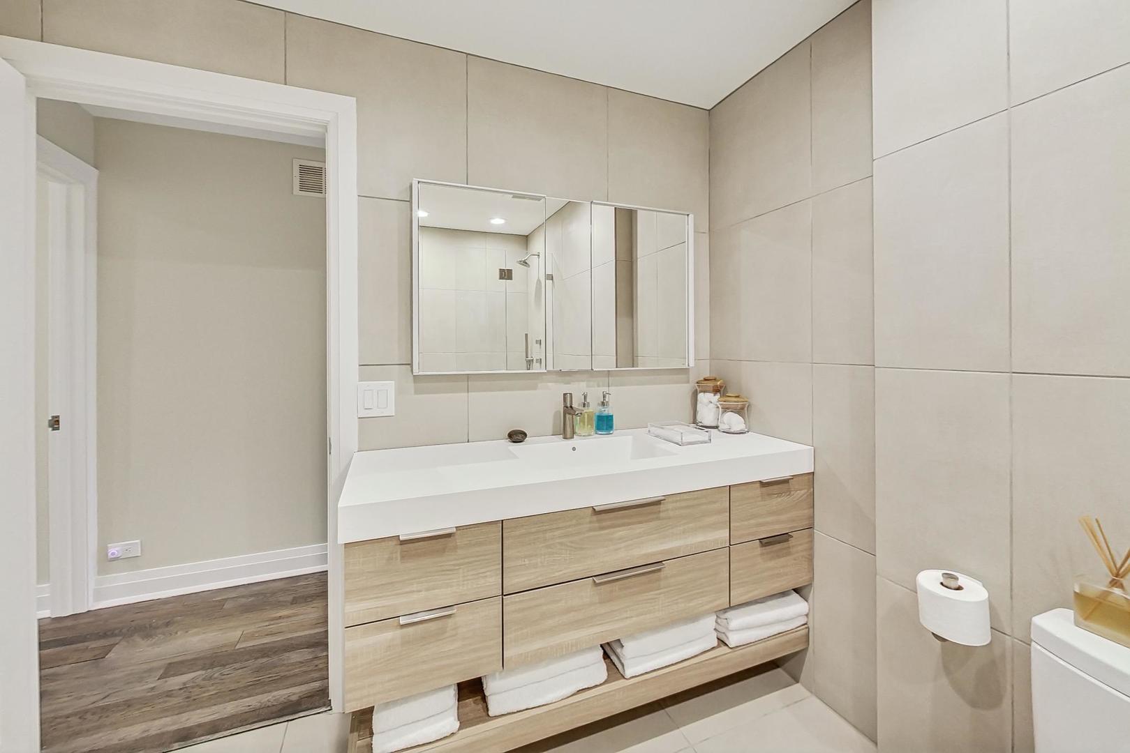 5040 ARBOR Lane Unit: 301