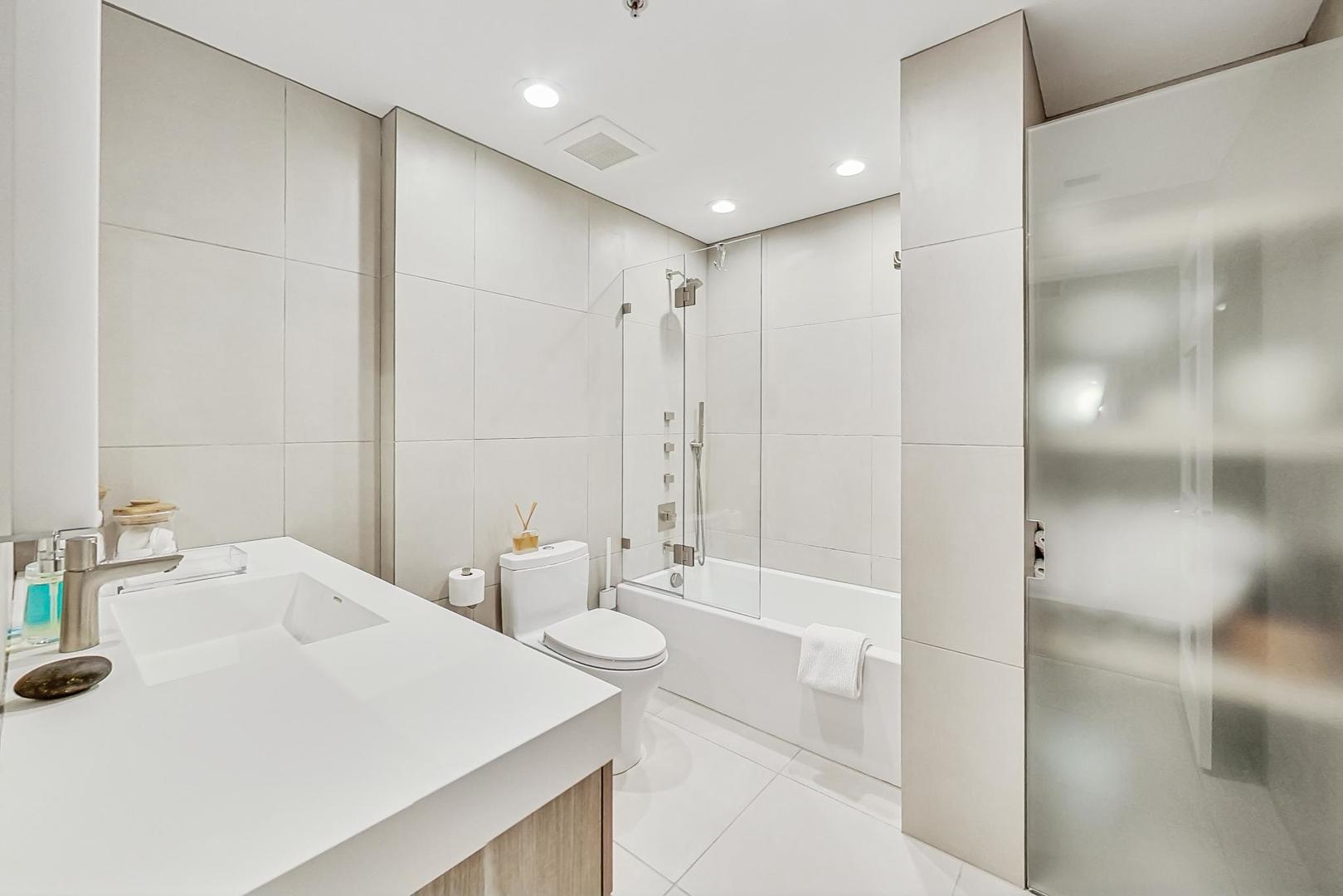5040 ARBOR Lane Unit: 301