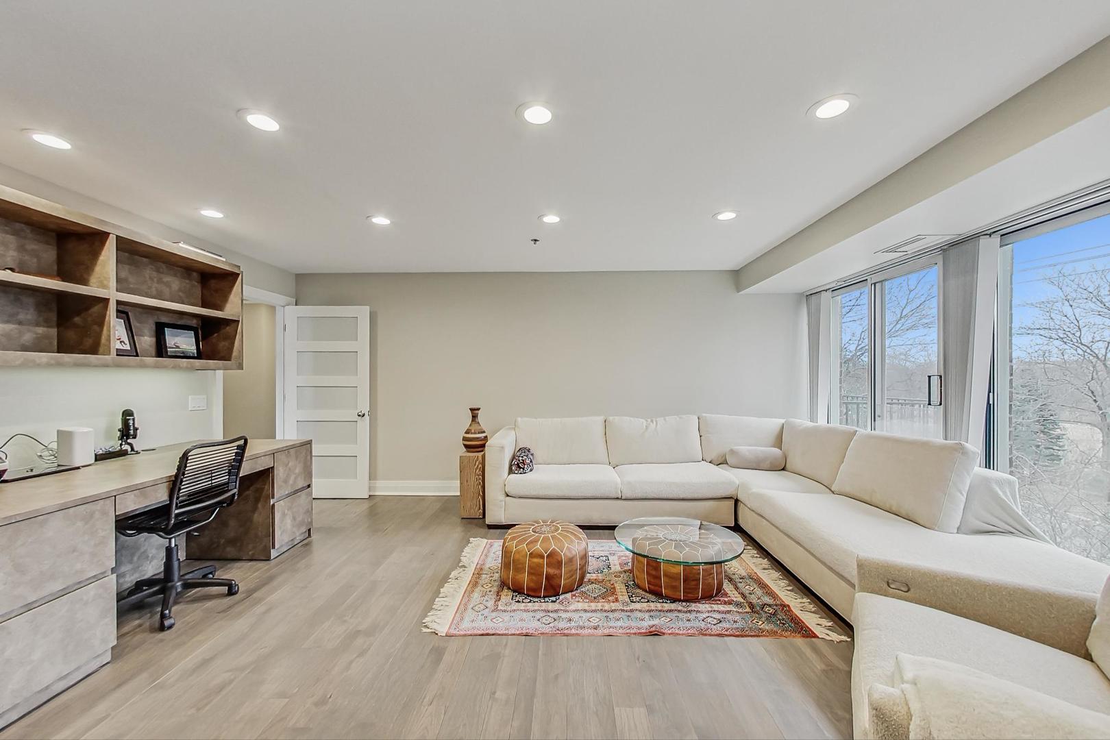5040 ARBOR Lane Unit: 301