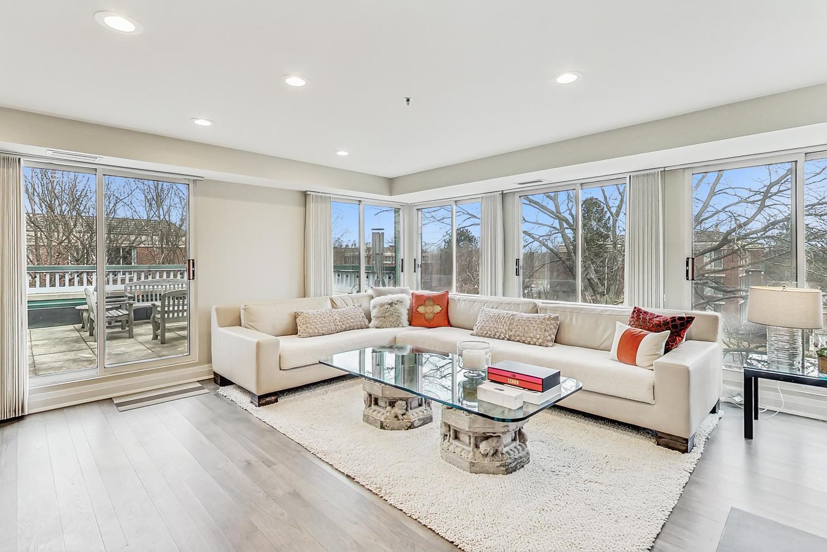 5040 ARBOR Lane Unit: 301