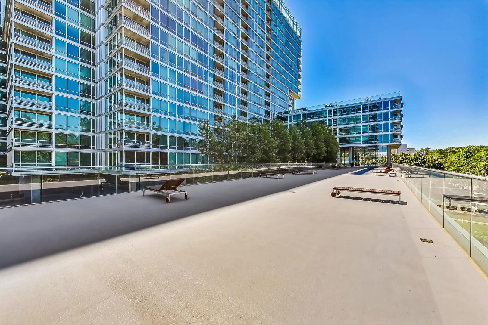 9655 Woods Drive Unit: 1807