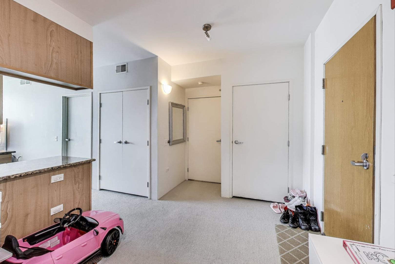 9655 Woods Drive Unit: 1807