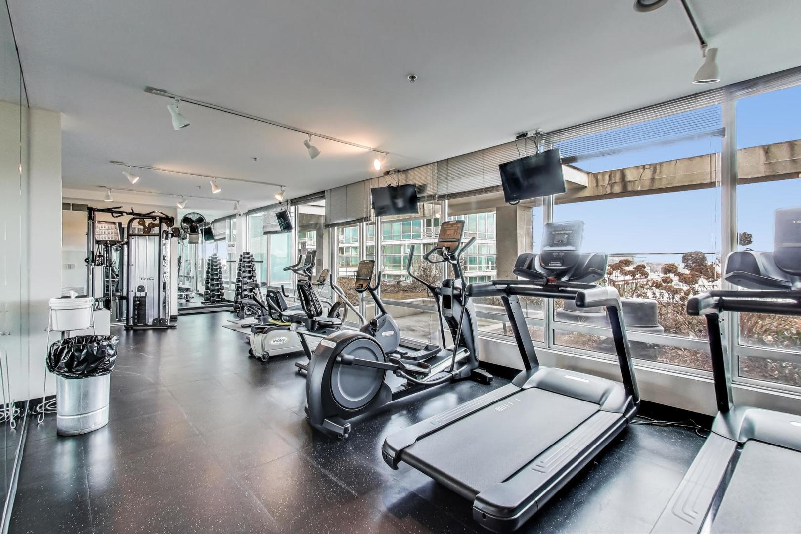 9655 Woods Drive Unit: 1807