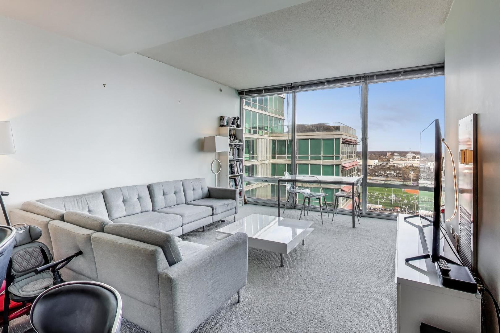 9655 Woods Drive Unit: 1807