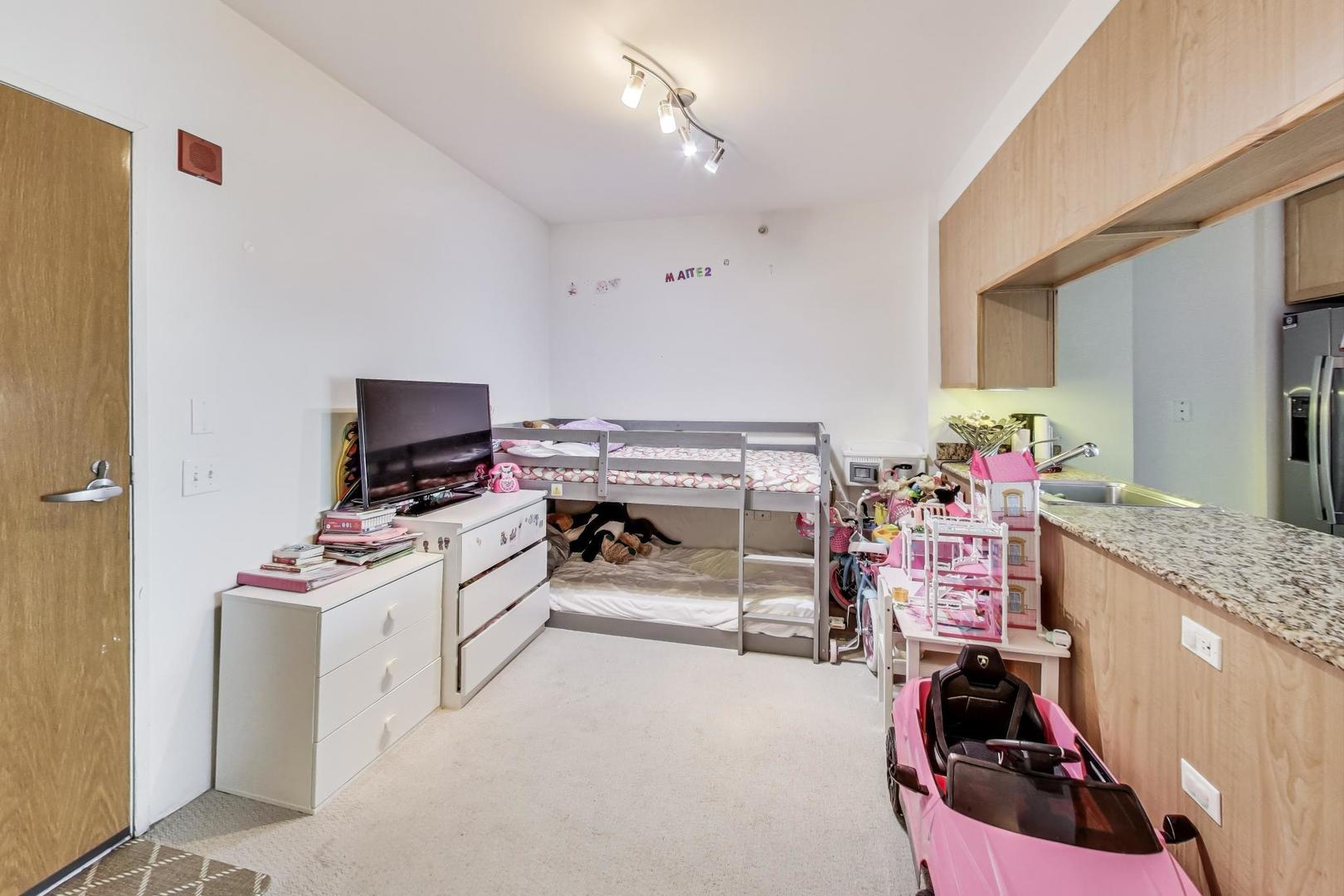 9655 Woods Drive Unit: 1807