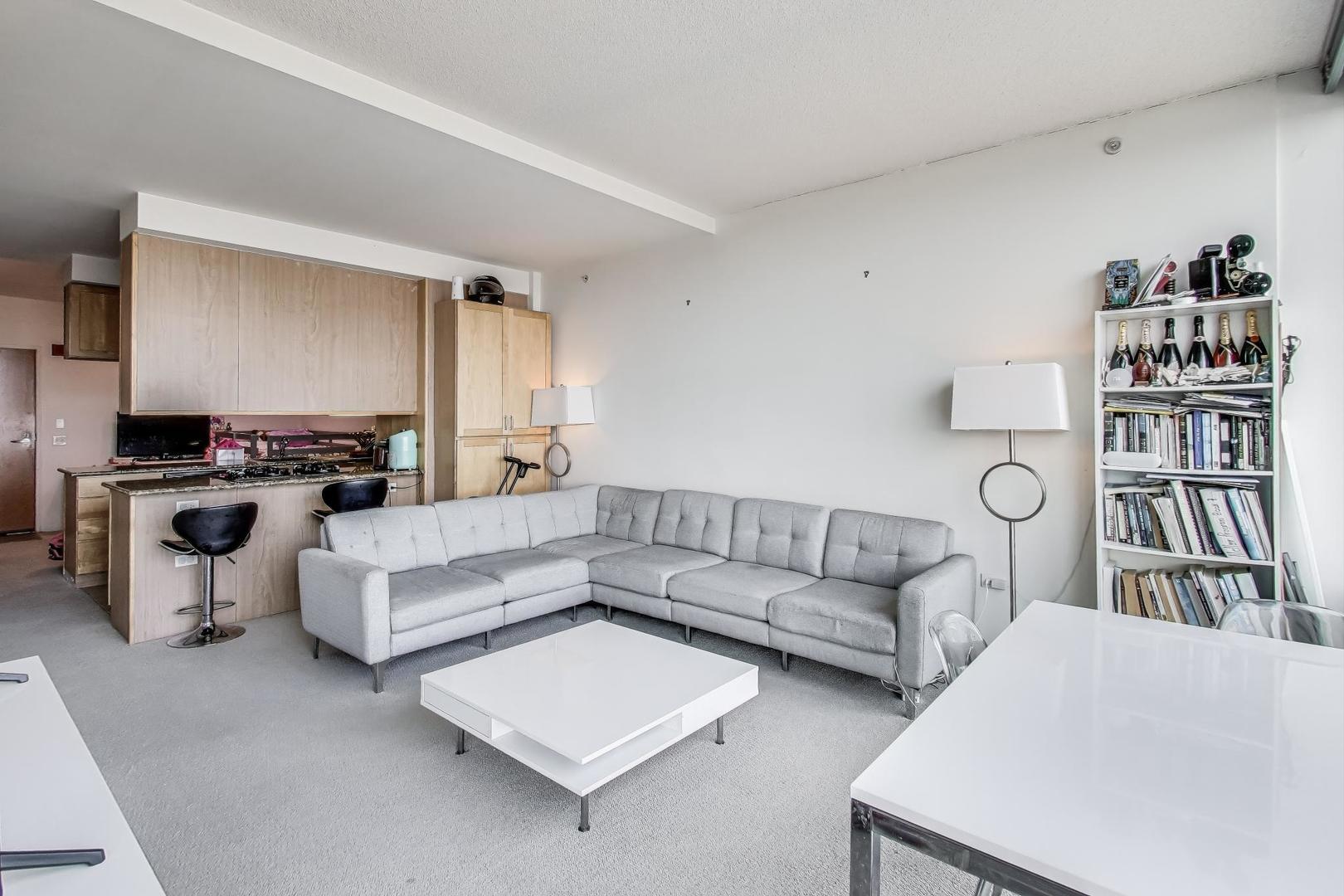 9655 Woods Drive Unit: 1807
