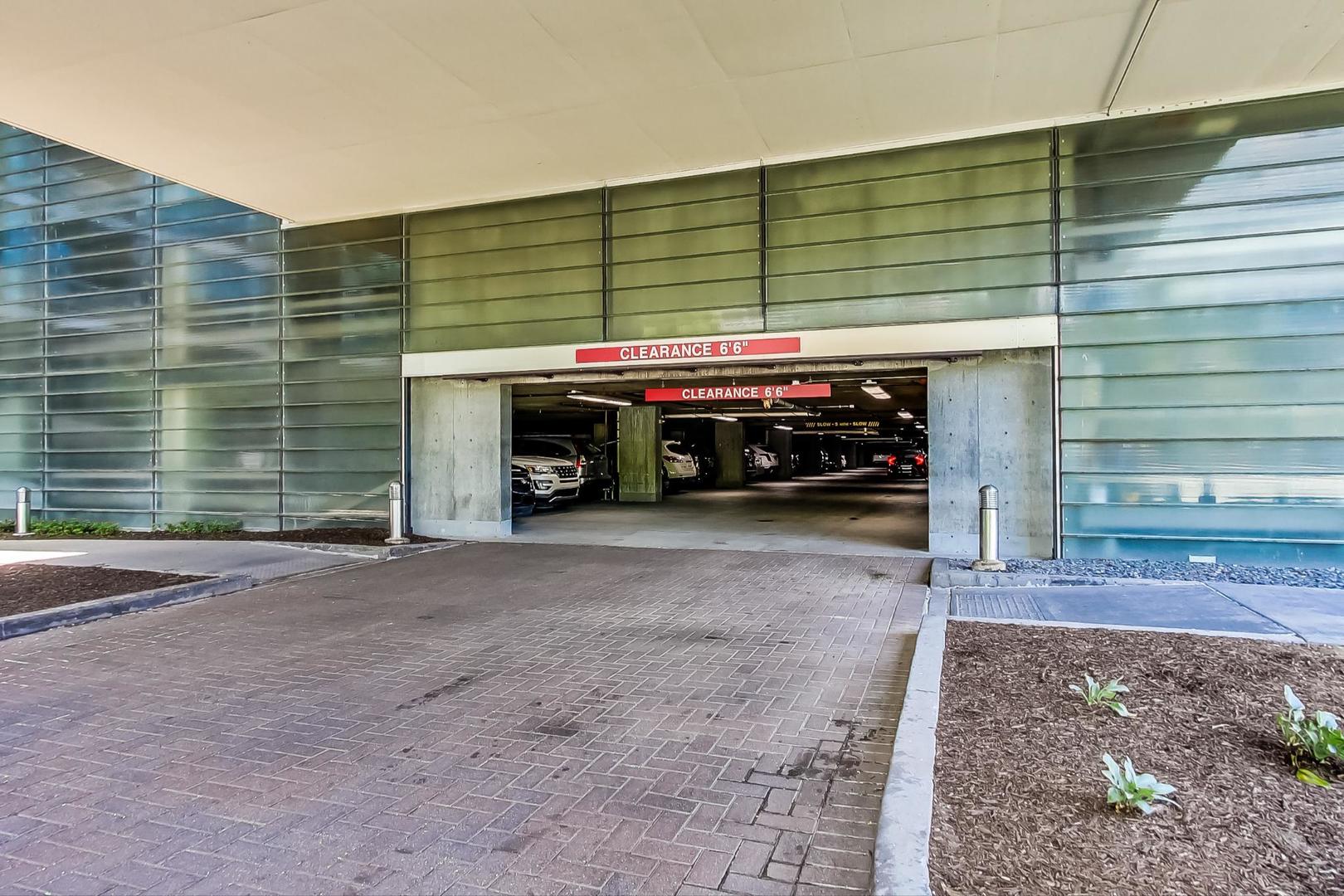 9655 Woods Drive Unit: 1807