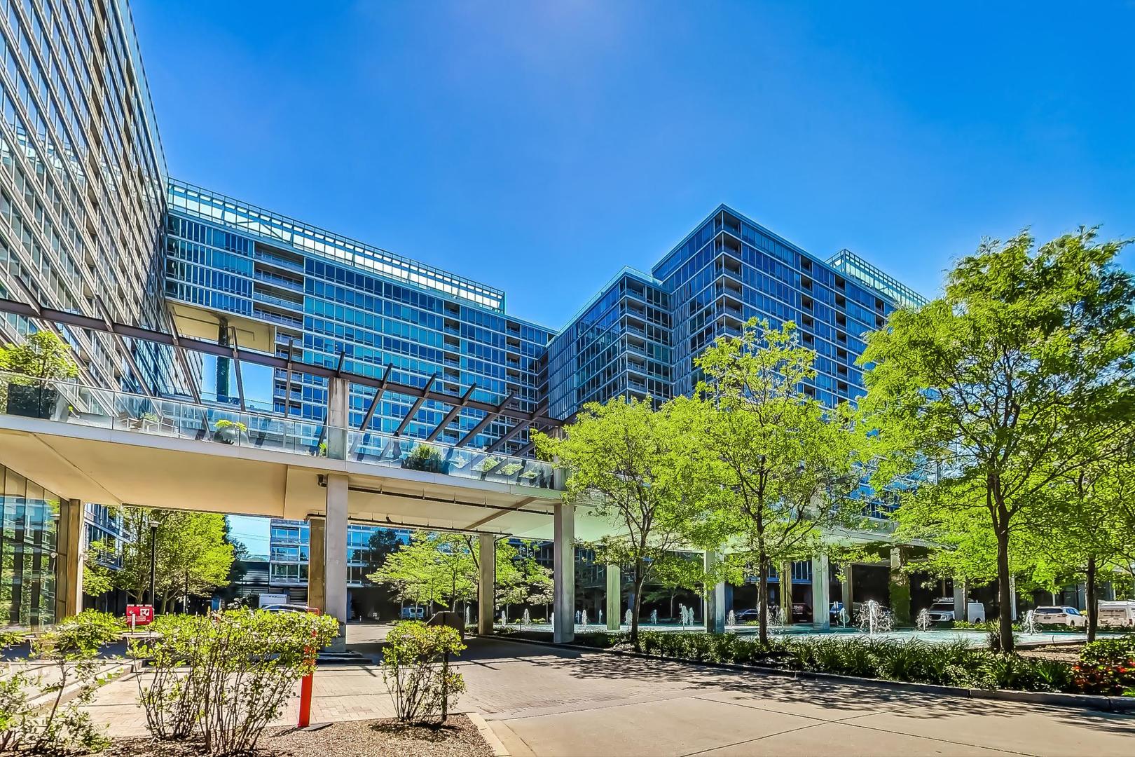 9655 Woods Drive Unit: 1807